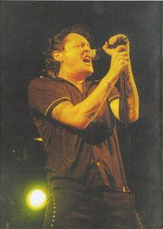 Golden Earring fanclub magazine 2002#3 back cover